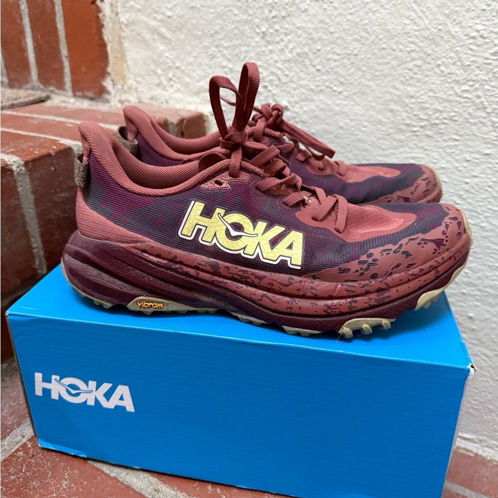 Hoka Women’s Speedgoat 6 size 7.5